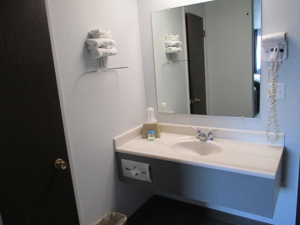 Americas Best Value Inn Billings Habitación foto